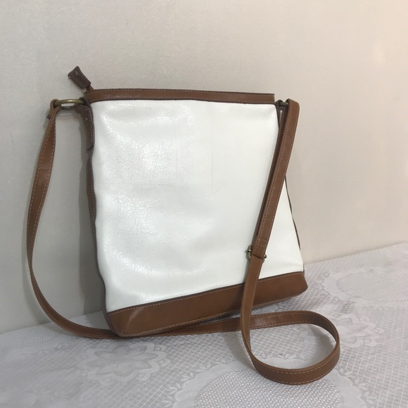 🌸Classic White & Camel Brown Sleek Lock Crossbody - Picture 9 of 13